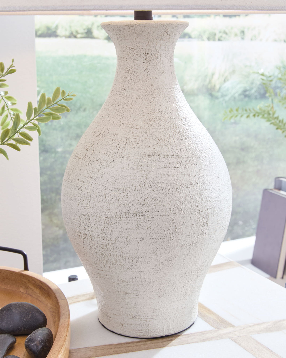 Ashbend - Ceramic Table Lamp - Antique White alternate view 4