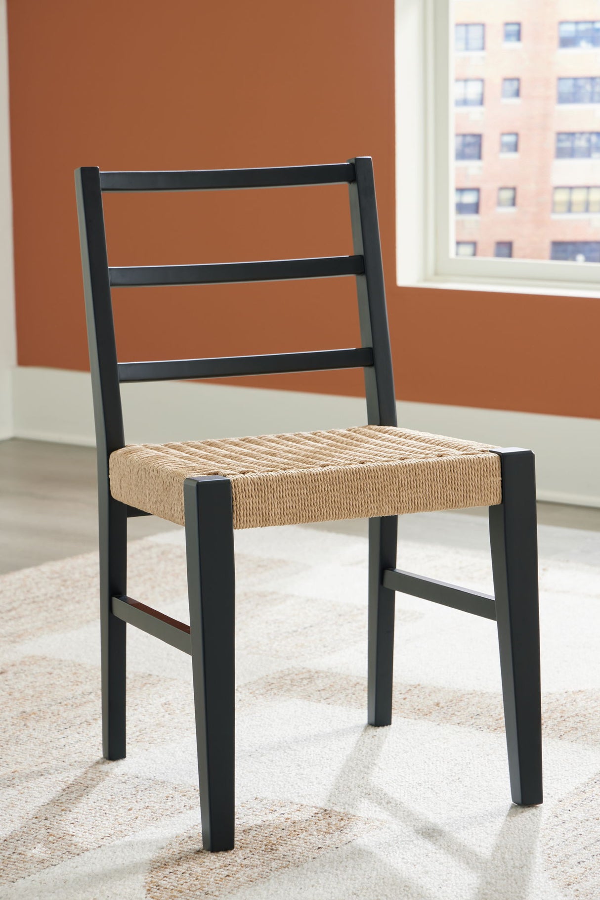 Isanti - Silla lateral de comedor (juego de 2) - Marrón claro / Negro