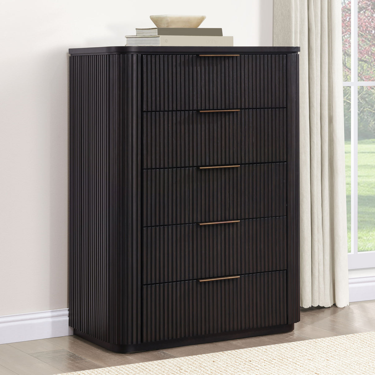Henry - Chest