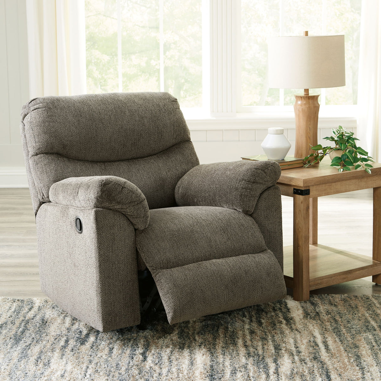 Alphons - Living Room Set alternate view 9