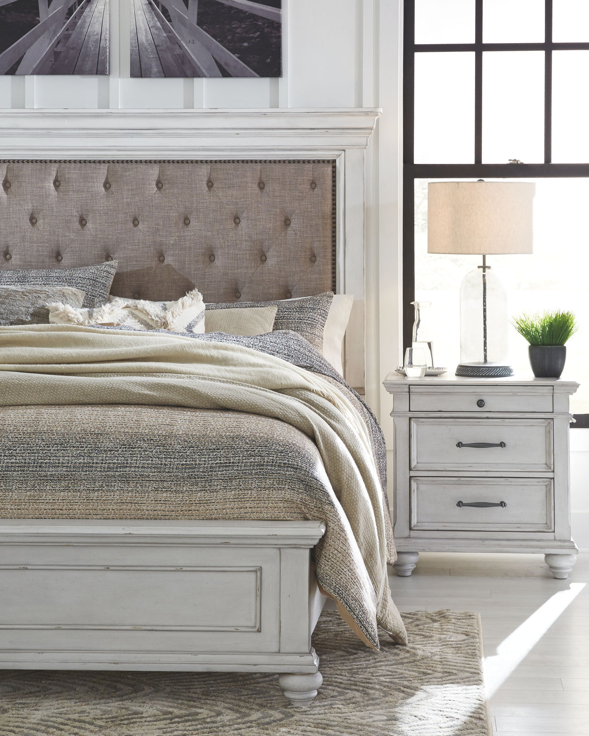 Kanwyn - Cama tapizada con paneles