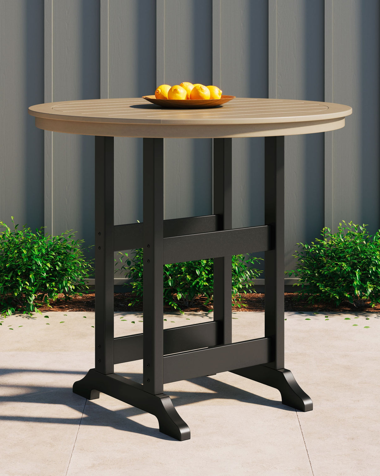 Mesa de bar redonda Fairn Trail con opción de sombrilla - Negro / Madera flotante