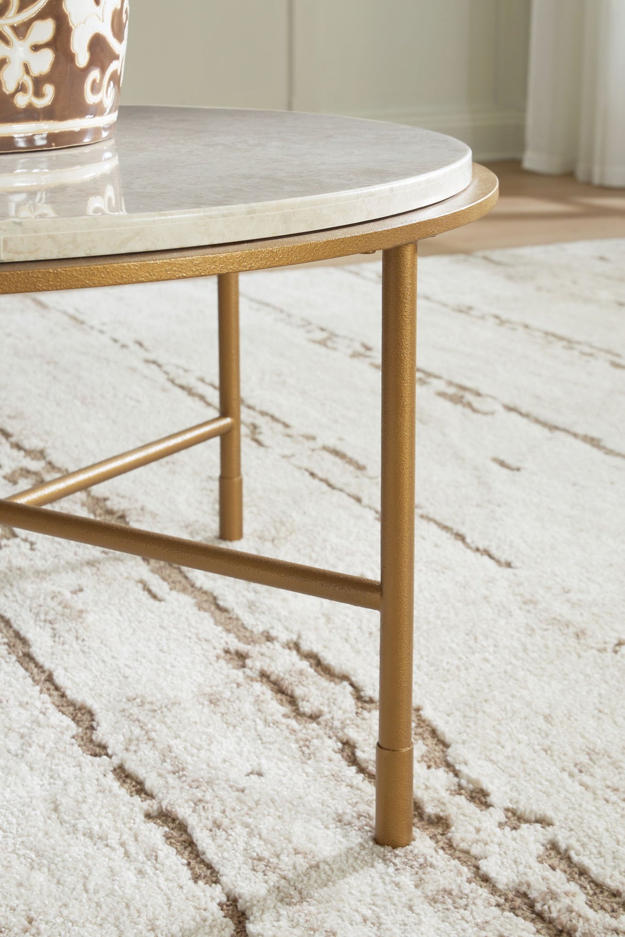 Alben - Round Table alternate view 3