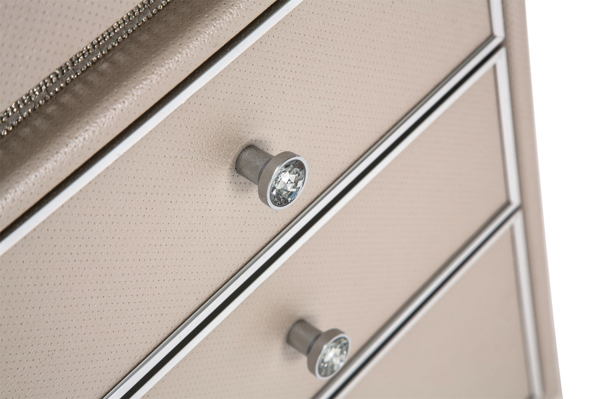 Glimmering Heights - Upholstered Vanity - Ivory