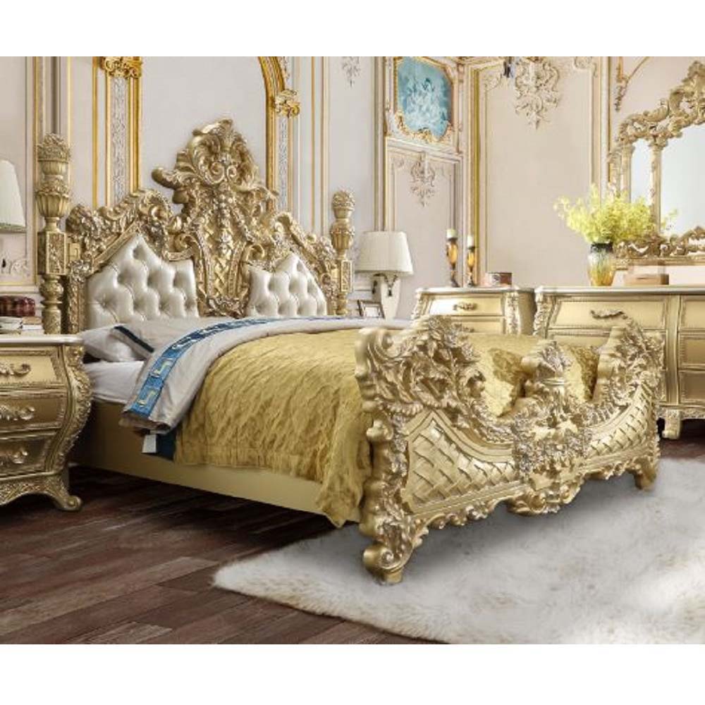 Cabriole - Cama King Oriental - Tapizado en Poliuretano Dorado Claro y Acabado en Oro