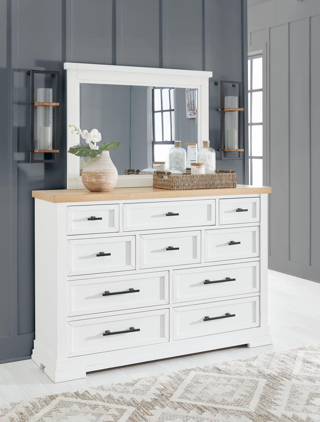 Ashbryn - Panel Storage Bedroom Set alternate view 3